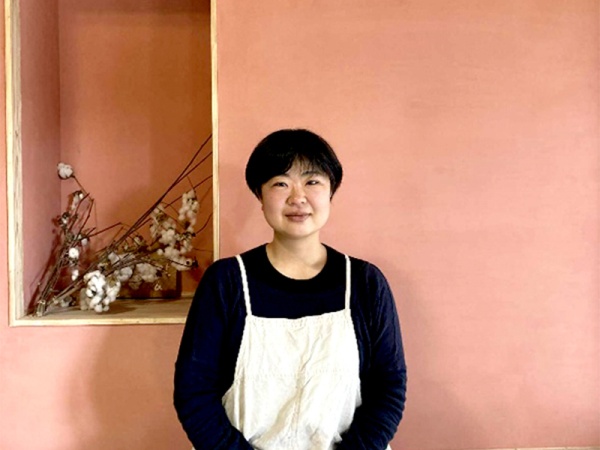 オーナーの岩崎泰依さん